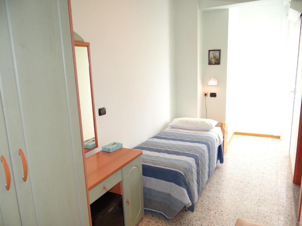 Hotel Aquila D'Oro Misano Adriatico Habitación foto